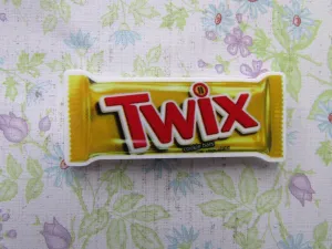 Candy Bar Needle Minder, Cover Minder, Magnet