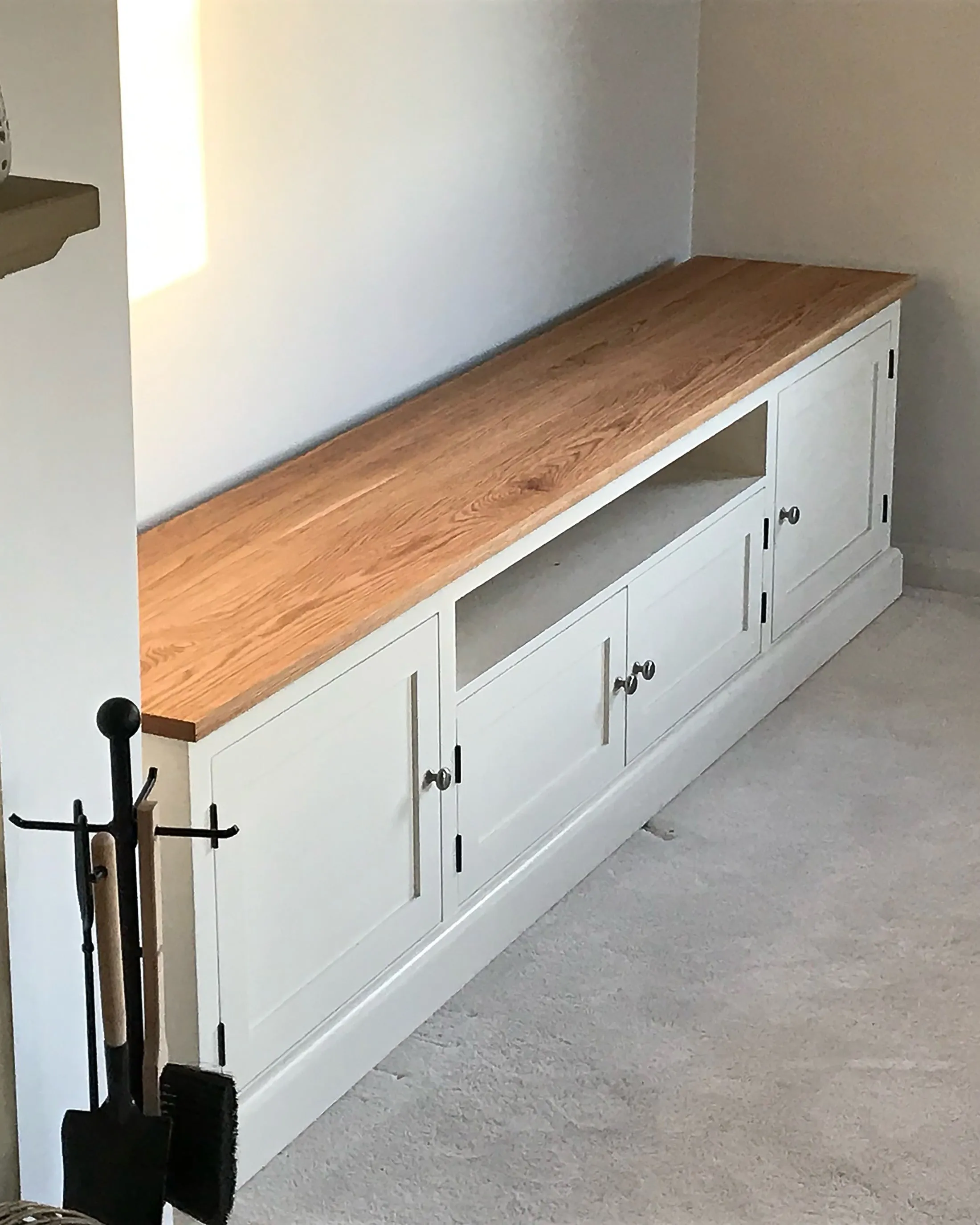 Oak Shaker TV Cabinet